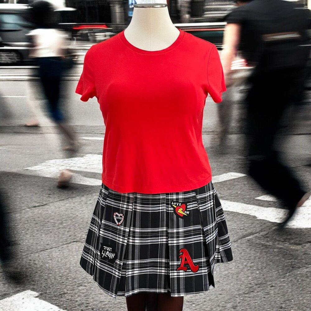 Red Crop Tee & Plaid Pleated Skirt Set XL – Preppy Y2K Grunge Style with Patches
